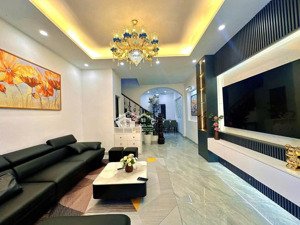 giá đầu tư - bán nhà dịch vọng, cầu giấy, sổ 46m2 x 4t, 1 nhà ra đường 2 ô tô chỉ 8.6 tỷ