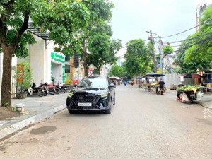 bán nhà văn phòng, 9 tầng thông sàn, 1 hầm xe, thang máy, nhỉnh 160 tỷ