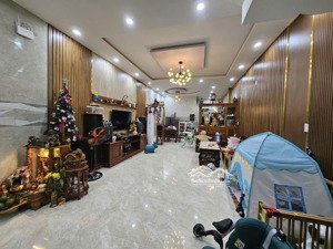 bán nhà riêng dt 102.2m2, đường thông thoáng, ưu điểm có phía sau nhà có thể trồng rau, trồng cây.