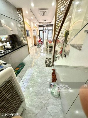 tìm chủ mới cho nhà đẹp 5 tầng ở ngay - ngõ thông rộng, vài bước ra phố tôn đức thắng