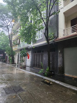 bán nhà hồ đền lừ - tân mai, 85m2 x 5 tầng, vỉa hè ô tô tránh, về ở ngay, 3 bước chân ra hồ đền lừ
