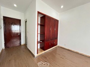 phòng trọ trong khu quân sự
đầy đủ gym, spa, nails, bảo vệ, có người gác 24/24 giờ giấc tự do,....