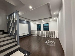 nhà phố tựu liệt-hoàng liệt 38m2 giá 6,7 tỷ dân xây mới nhà mặt ngõ rộng ô tô đỗ cổng