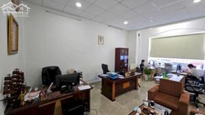 Bán nhà lầu mặt tiền Đồng Khởi, gần Cây Xăng 26, Biên Hòa, 165m2, giá 10 tỷ.