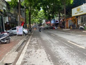 bán nhà phan kế bính 6 tầng dân xây lô góc 2 thoáng nhà mới tinh chưa ở