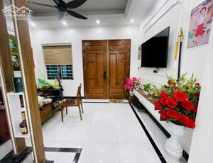 Nhà đẹp - Xuân Phương, 3 ngủ, gần oto, giá 5.650 tỷ