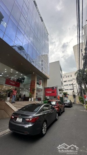 bán toà nhà 7 tầng đường nguyễn văn trỗi có dòng tiền cho thuê làm văn phòng 1.6tỷ/năm