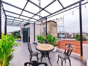 lò đúc - hai bà trưng. nhà mới đẹp thanh máy hiện đại, sát phố cực đẹp chỉ 1km ra bờ hồ.ở cực sướng