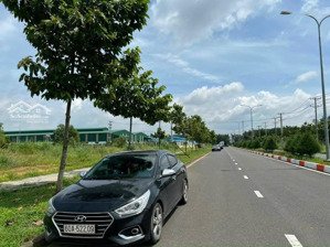 cần chuyển nhượng lô đất góc hai mặt tiền ,dt 30.000m2 ( 3 hec) tại kcn giang điền , trảng bom- đ