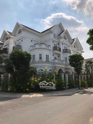 bán căn biệt thự góc 2 mặt tiền khu cityland garden emart, dt: 10 x 21m có thang máy