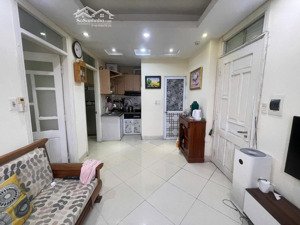 chỉ hơn 1 tỷ căn hộ ccmn phố bạch mai dt 50m2, 2 phòng ngủ, 1 wc, 1 ban công thoáng sáng giá hơn