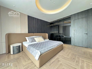 cần bán gấp trong 10 ngày căn nhà đẹp, ô tô đỗ- thông các ngả - bồ đề- hồng tiến