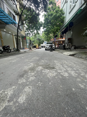 phú diễn -phân lô vỉa hè -dân xây -thang máy -6tầng-36.7m -ô tô đỗ cửa giá 13.9 tỷ