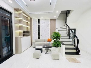 bán nhà phố hạ yên - cầu giấy 38m2 7.5 tỷ nở hậu ngõ thông - trước nhà thoáng sáng ba gác vào nhà