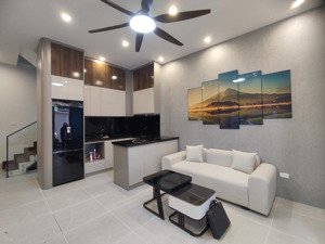 ban nhà giảng võ 37m2, 5 tầng, gần phố, ngõ thông, 40m ra ô tô tránh, đẹp dân xây ở ngay 6.85 tỷ