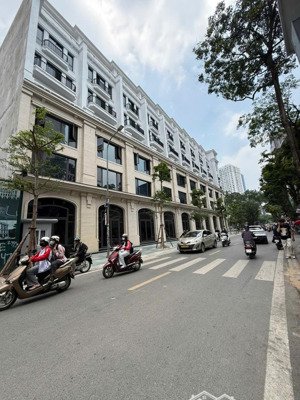 bán nhà phân lô tập thể nhà máy in cầu diễn. dt 50 m2, nhà 2 tầng , mt 4,8 m ( giá 15 tỷ )