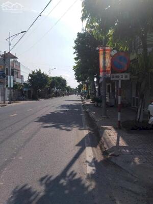 NHÀ 1 TRỆT 1 LẦU TẶNG FULL NỘI THẤT GẦN ĐƯỜNG NGUYỄN VĂN THIỆT P3 VĨNH LONG