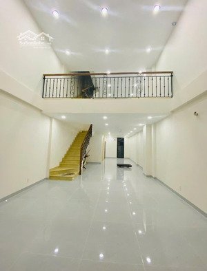 lakeview city q2, cho thuê shophouse đường song hành 5 x20m, 1t1l3l có thang máy, htcb, giá 40tr