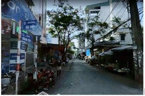 cho thuê nhà cấp 4 rộng 40 m2 và gác sép 10 m2 tại phố quang tiến, gần chợ chiều, đại mỗ, hà nội;