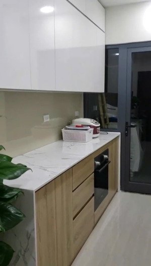 chính chủ cần bán gấp cc vinata tower 112m2 3n2vs giá 8,9 tỷ, sổ đỏ cc, nội thất full lh:0782288043