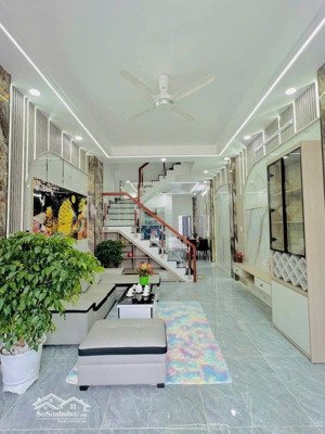 cực phẩm pháo đài láng, đại học ngoại thương, đại học ngoại giao, ô tô đỗ cổng, dt 50m2*5t