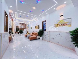 nhà mới full nt đường 8m - 70m2 - 3 tầng bùi văn ngữ, q12, sát ngã 3 đông quang - 6 tỷ nhỉnh