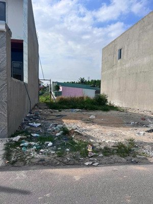 cần bán lô đất mặt tiền đường 10m ngay trung tâm thị trấn chợ gạo tiền giang, diện tích 170m