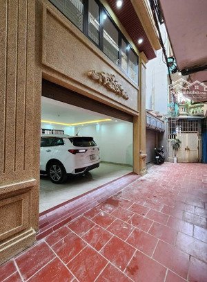 bán nhà số 1 ngõ 62/8 nguyễn chí thanh dt 55m, 7 tầng thang máy ô tô vào nhà