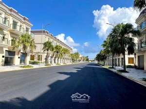 cần bán lakeside b2.20.664 hướng đông nam trục thông 3ty2xx (100m2)