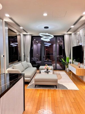 bán nhanh căn hộ 3pn, tại tòa n4 mặt đường lê văn lương, trung hoà nhân chính. giá 57tr/m