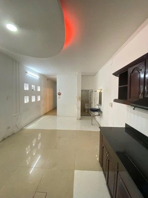 nhà đẹp 2 lầu cách đường võ thị sáu 20m. kinh doanh, spa, văn phòng