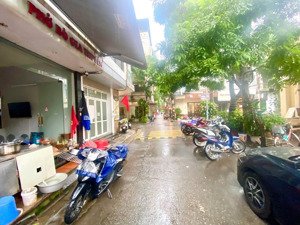 siêu phẩm phân lô phố nguỵ như kon tum, 46m2 x 6 tầng, mt 3.7m,ôtô tránh, vỉa hè,kinh doanh sầm uất