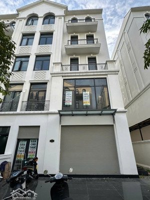 bán nhanh nhà phố 126m2 đã có sổ vị trí đẹp giá chỉ 23.86 tỷ tại vinhome grand park q9