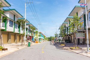 cần bán gấp căn shophouse 2 tầng trục đường đẹp nhất tại oasis city, sổ hồng sẵn, giá tốt 1,75 tỷ