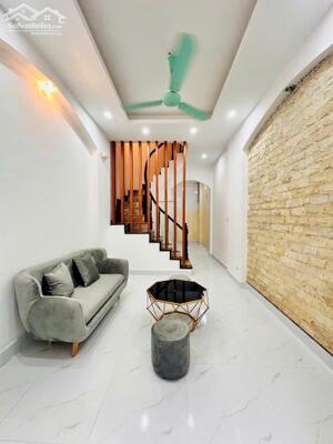 Nhà Lô Góc Hồ Tây Lộng Gió 38m2 x Mặt Tiền 3.6m – Dân Xây – Full Đồ – Chỉ Vài Bước Ra Phố