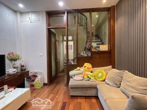 kim mã _ 5 tầng _2 thoáng_nhỉnh 9 tỷ_ 10m ra phố