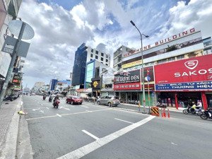 bán nhà lô góc 3 mặt hẻm không lộ giới quận phú nhuận