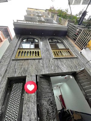 bán tòa chdv ngõ 168 nguyễn lân - 70m2 x 6 tầng - 18 phòng - giá 19.3 tỷ