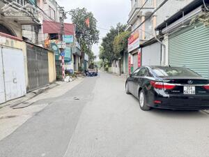 Cần bán 72m2 đất mặt phố 303 Phúc Lợi. Ngay gần hồ điều hòa và dự án chung cư