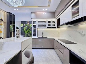 đi nước ngoài định cư bán gấp nhà ở đường đặng minh khiêm, phường 4, quận 11 giá 2 tỷ 900