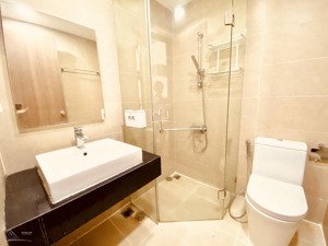 cho thuê gấp chcc gold view , dt110m2 , 2pn 2wc , giá 25tr/th q.4 lh ngay mr trung