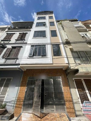 cho thuê nhà đỗ quang 50m x 5 tầng 2 vỉa hè đỗ ô tô thoải mái kinh doanh,vp đều hợp giá chỉ 20tr