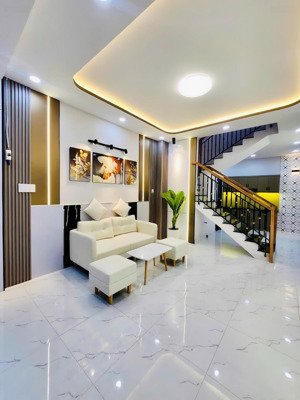 nhà đúc 2 tầng - dt: 4x9m (36m2) - ngay gò dầu - chỉ 4 tỷ xíu