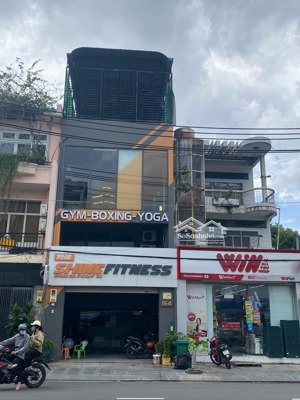 bán nhà mặt tiền hoàng hoa thám 5.5x18.5m 1 trệt 3 lầu cho thuê 50tr/tháng giá bán chỉ 28 tỉ