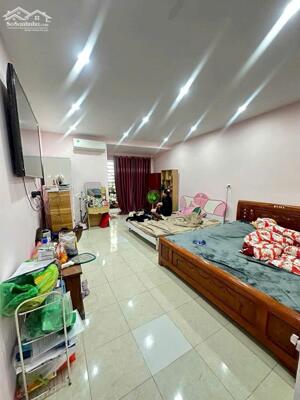 Bán Đất Tặng Nhà Bạch Mai 6 Tỷ Mặt Tiền 6,5m², 2T x 50m², Kinh Doanh Đỉnh