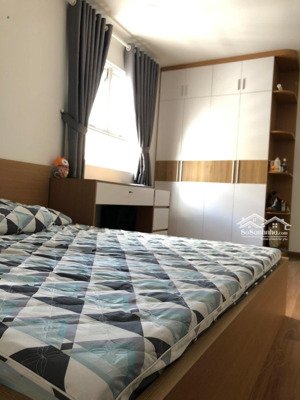 cho thuê gấp chcc saigon town , dt60m2 , 2pn 2wc , giá 8tr/th
