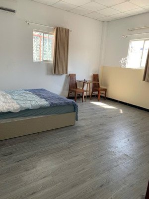 studio tách bếp - cửa sổ lớn cực thoáng - gần cầu sài gòn