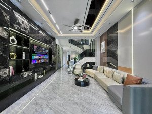 nhà đẹp gần biển nguyễn tất thành đường hồ tùng mậu vị trí đẹp .