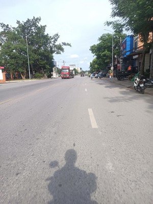 chuyển nhượng 567,6m2 đất mặt đường hùng vương, quán toan, sẵn dòng tiền cho thuê bãi vật tư 70tr