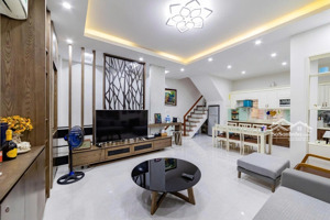 cho thuê nhà tại hoàng văn thái 50m x 5 tầng full nội thất chỉ việc xách vali vào ở giá chỉ 16tr